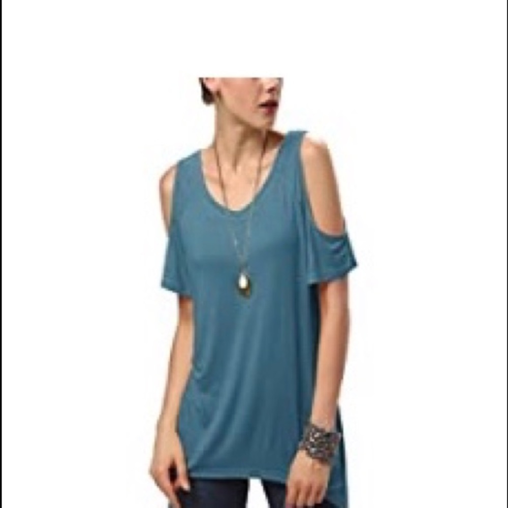 Teal open shoulder t-shirt. (XXL)